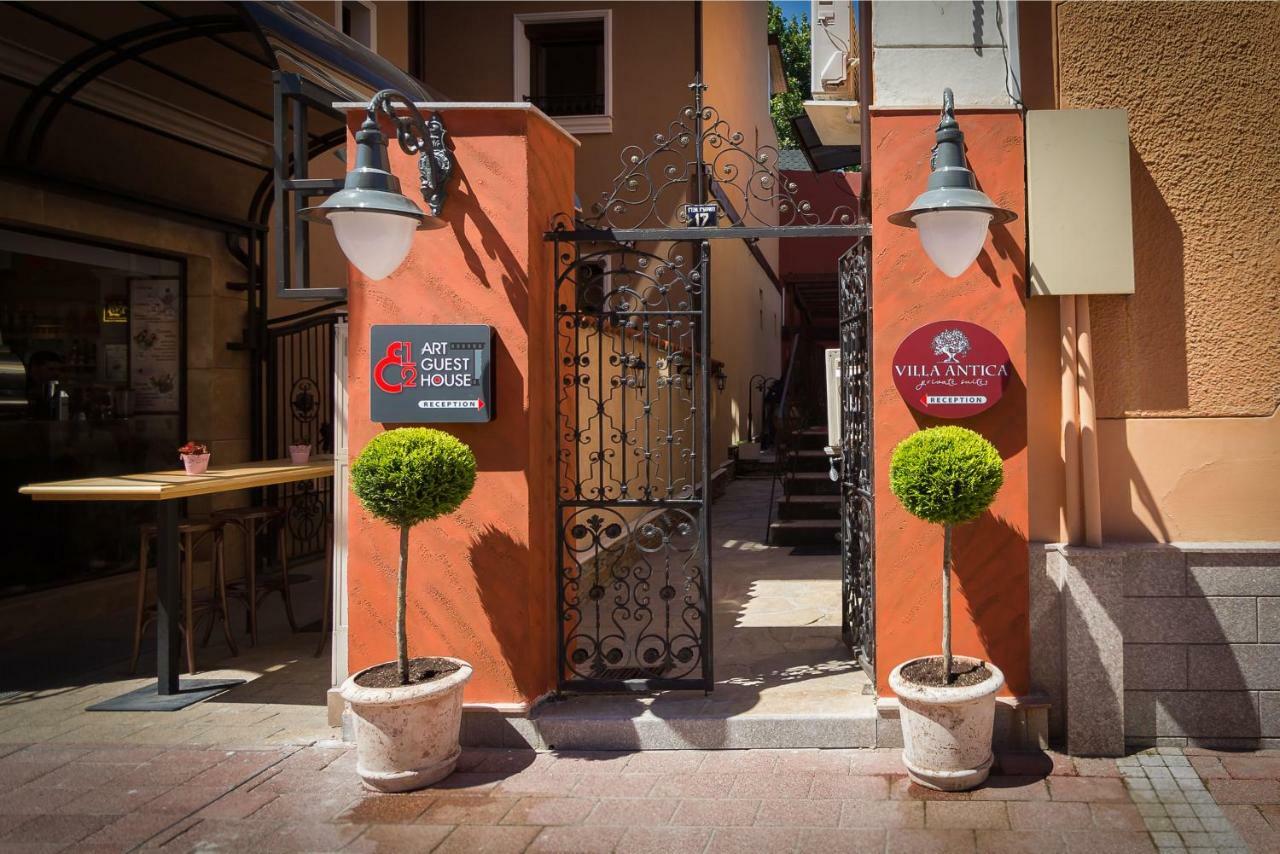 8 1/2 Art Guest House Plovdiv Esterno foto